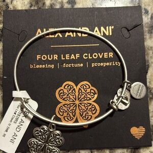 Alex & Ani Bangle 🍀